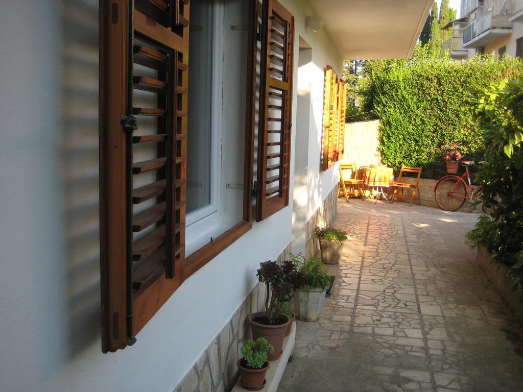 Apartment Bosiljak Jelsa  Szoba fotó